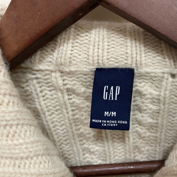 Chunky Gap zip up sweater - Picture 2 of 4